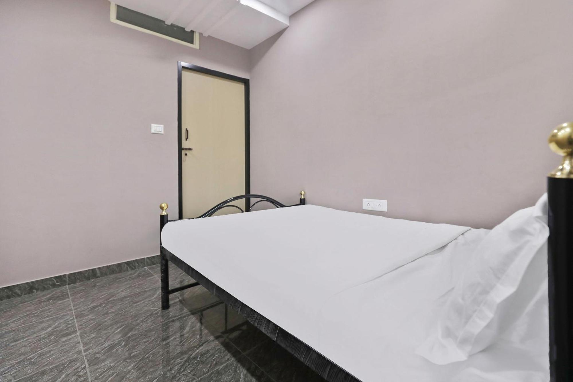 สปอต ออน 39359 Sr คอมฟอร์ต Hotel กานักปุระ ภายนอก รูปภาพ